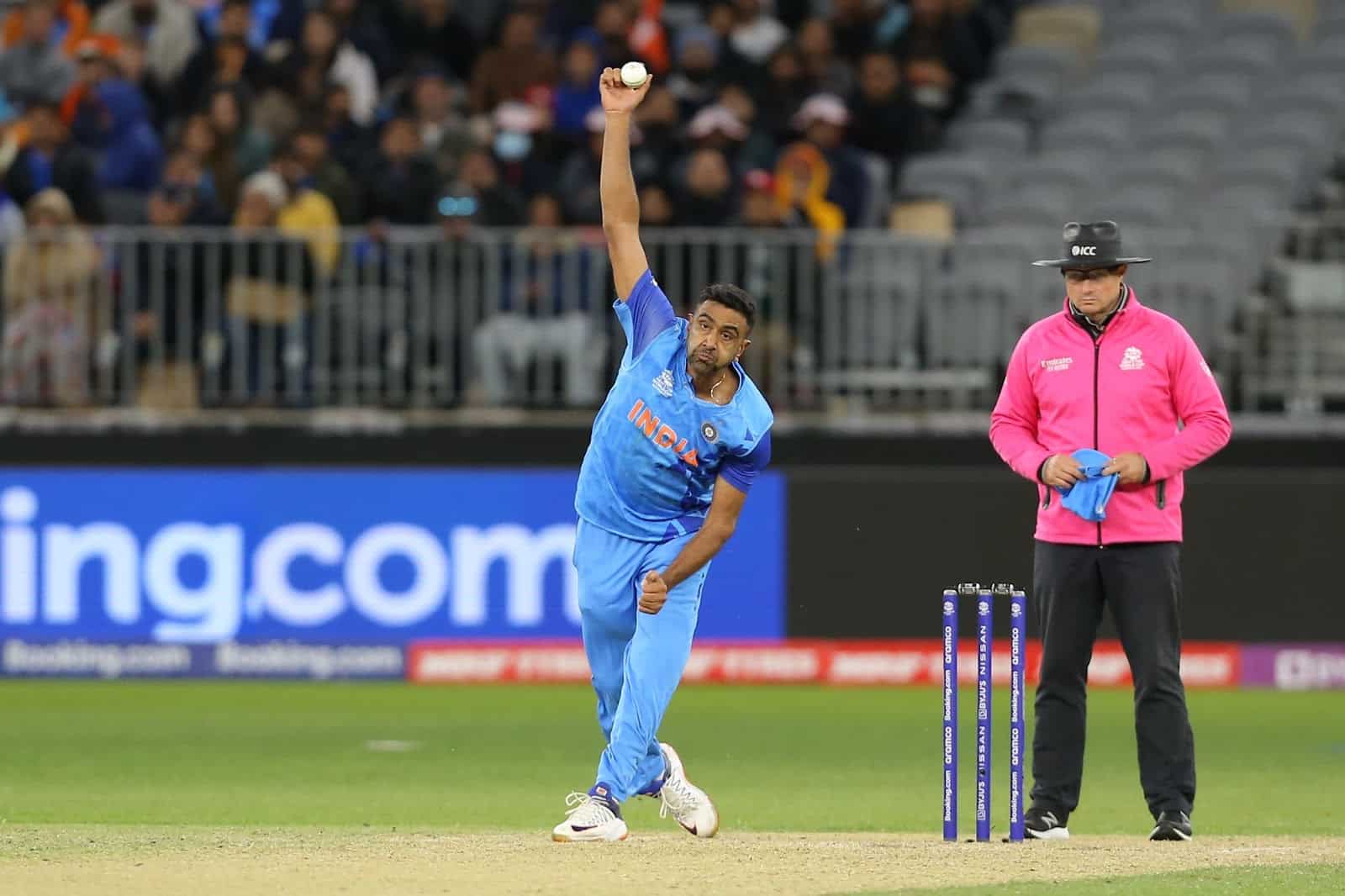Gavaskar sees Ashwin as a key player for India