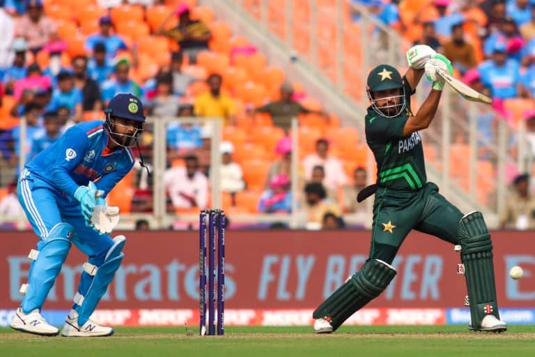 Mickey Arthur criticises World Cup atmosphere after India&rsquo;s convincing win over Pakistan