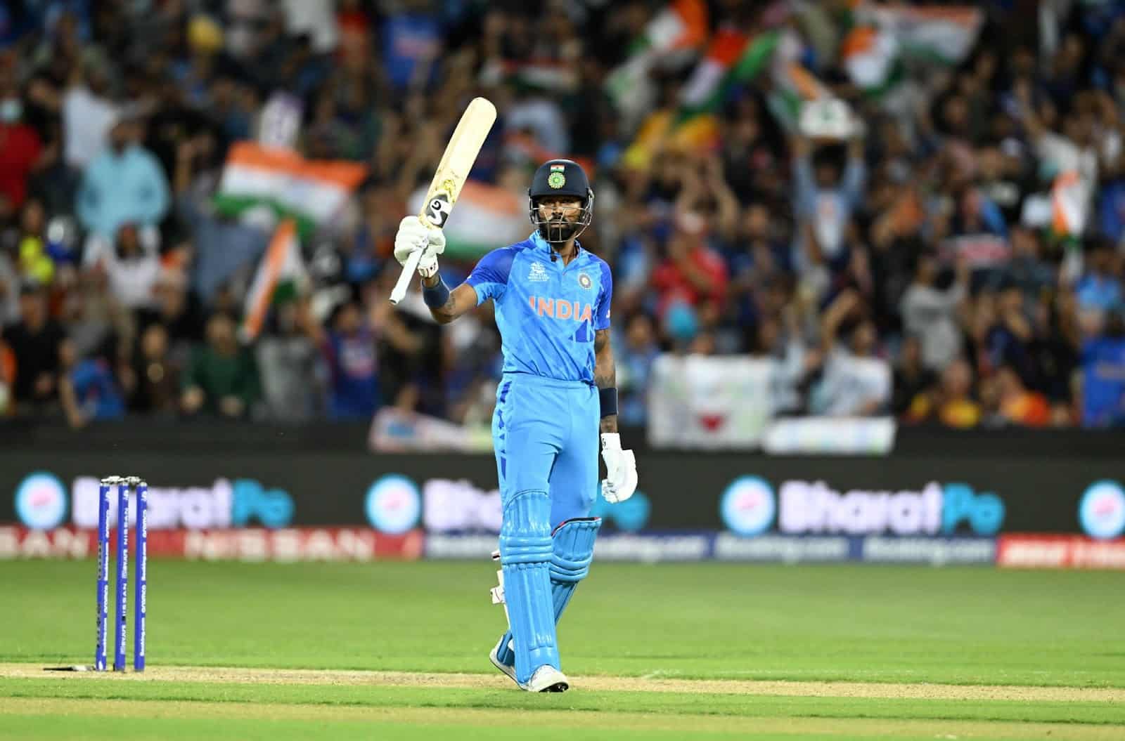 Hardik Pandya injured during batting practice