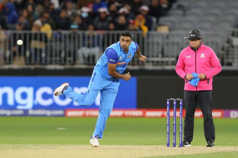 Harbhajan, Shastri mull over Kuldeep, Ashwin and India World Cup bowlers